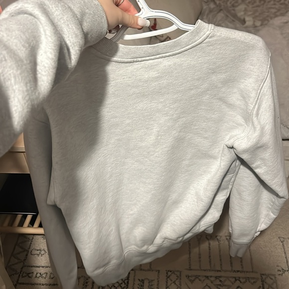 aritzia TNA cosy fleece perfect fit , size xs, colour cloud white,slight wear! - Picture 3 of 4